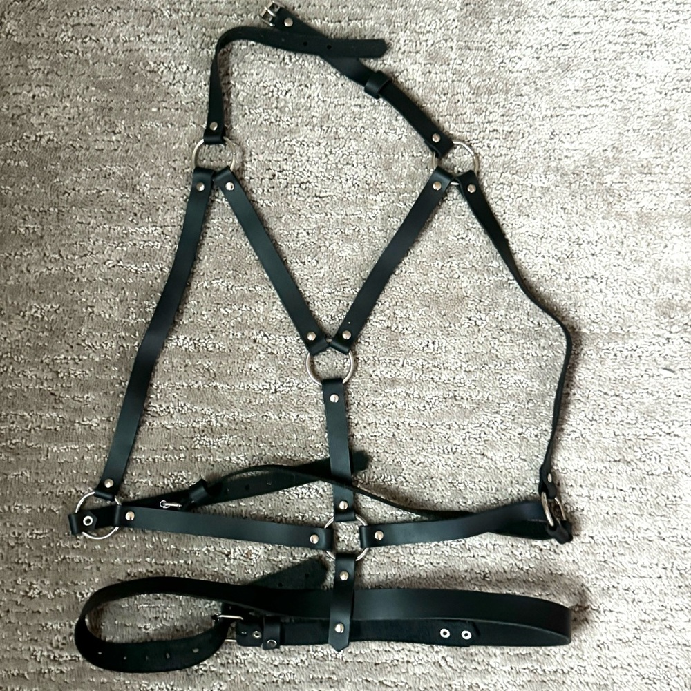 Woman’s Genuine Leather Harness Belt. Like new.